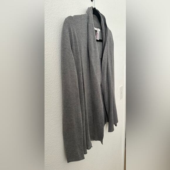Candie’s XS Gray Open Front Women's Sweater With Lace Detail On The Back - Picture 3 of 6